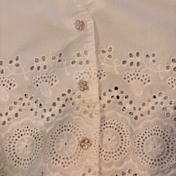 KIRIOUS Cropped Eyelet Blouse - Picture 3 of 8